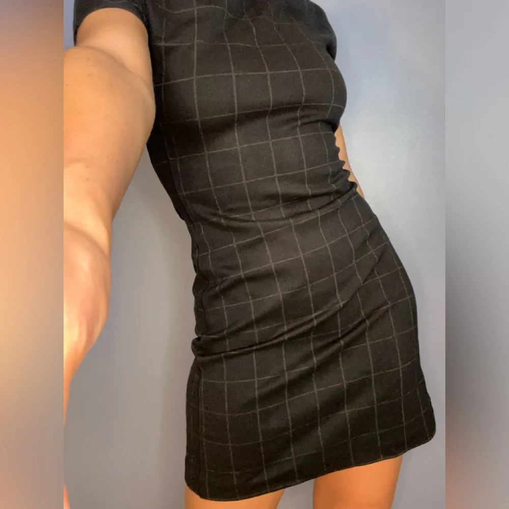 Theory Dress - Picture 3 of 8